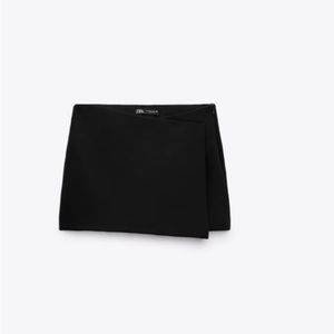 Zara Asymmetrical Black Skort in Medium